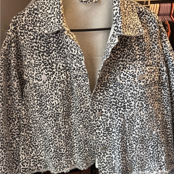 Pink Lily Black and White Leopard Denim Button Down Cropped Jacket - Picture 3 of 4